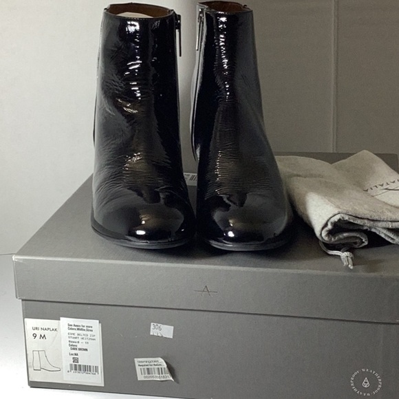 Ulyssa Water Resistant Bootie (Women)
Aquatalia - Picture 11 of 13